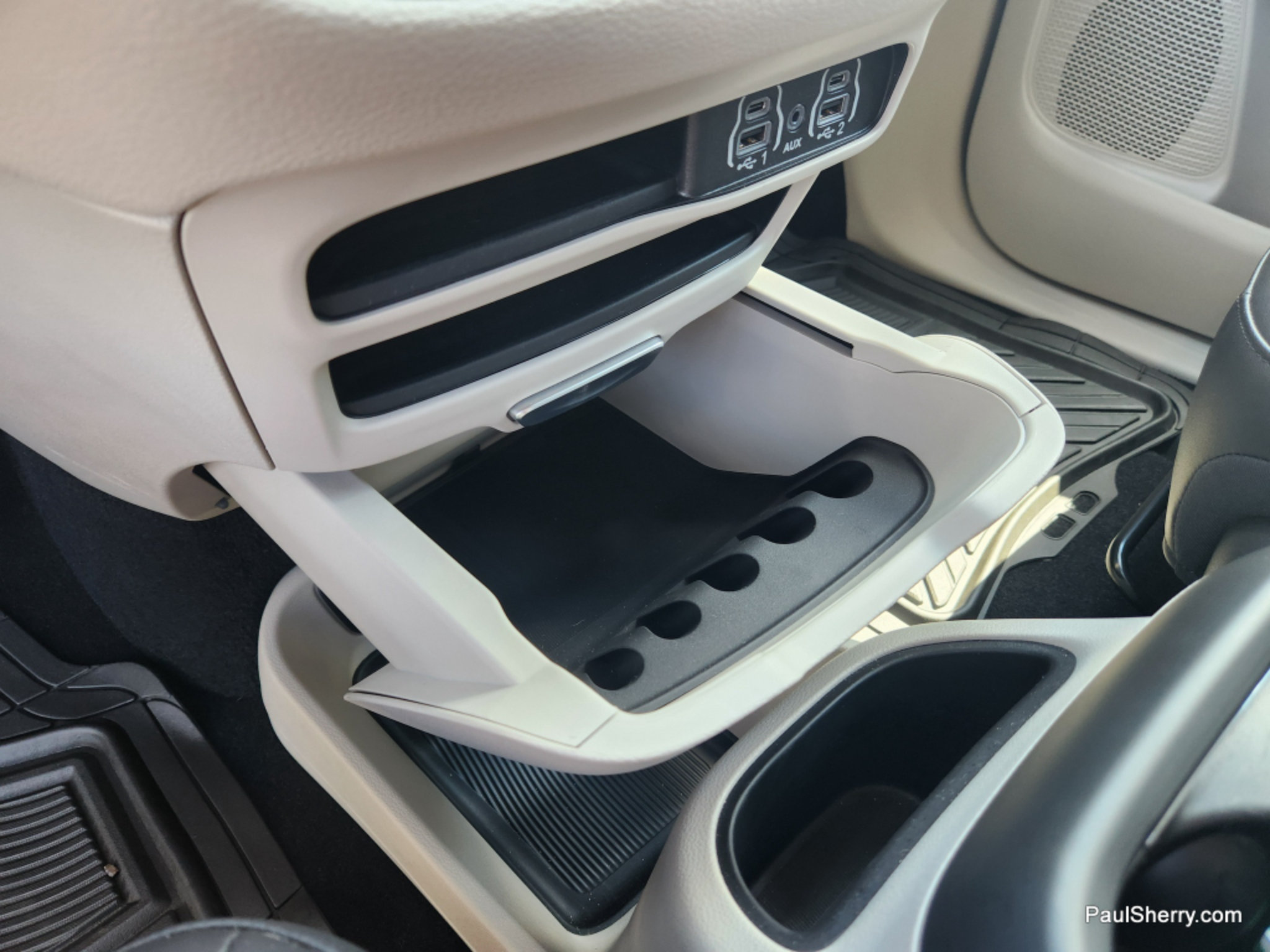 Used 2024 Chrysler Pacifica Touring-L FWD image 44