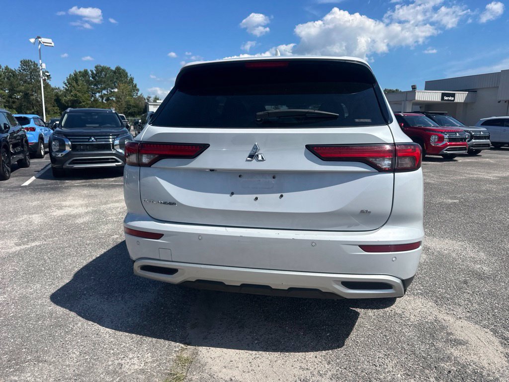 Used 2024 Mitsubishi Outlander SE AWD/4WD image 4