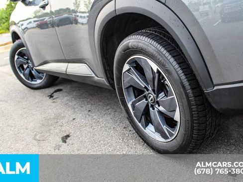 Used 2024 Nissan Rogue SV FWD image 14