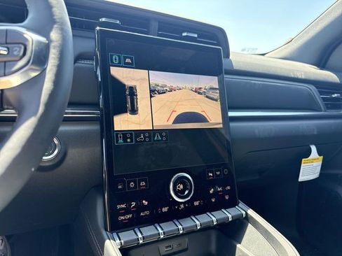 New 2026 GMC Terrain Elevation w/ Elevation Premium Package AWD/4WD image 17