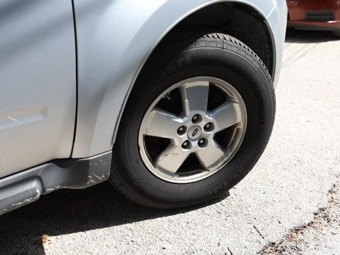 Used 2011 Ford Escape XLT FWD image 10