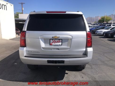 Used 2019 Chevrolet Suburban LT image 7