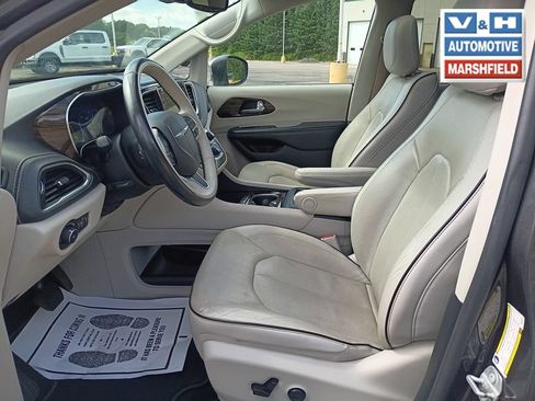Used 2021 Chrysler Pacifica Limited w/ Premium & Safety Sphere Group AWD/4WD image 21