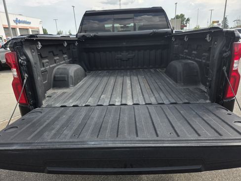 Used 2020 Chevrolet Silverado 1500 RST AWD/4WD image 12