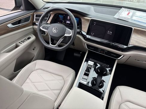 New 2026 Volkswagen Atlas SE image 10