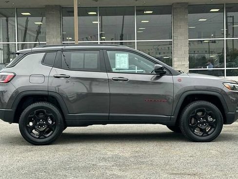 Used 2023 Jeep Compass Trailhawk w/ Sun and Sound Group AWD/4WD image 3