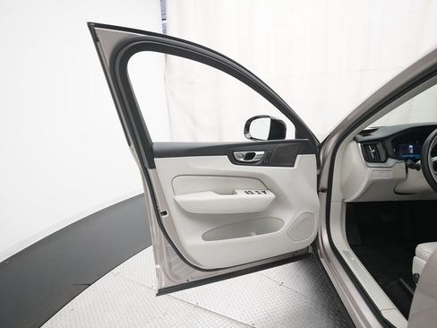 Used 2024 Volvo XC60 B5 Plus w/ Protection Package Premier image 28