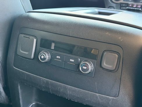 Used 2018 Chevrolet Tahoe LT AWD/4WD image 32