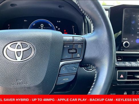 Used 2025 Toyota Camry SE FWD image 12