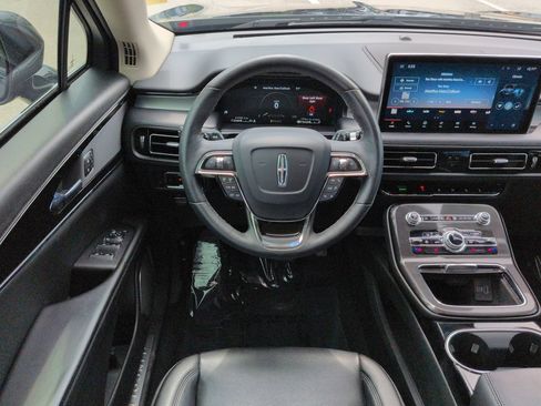 Certified 2023 Lincoln Nautilus AWD w/ Premium Package image 16
