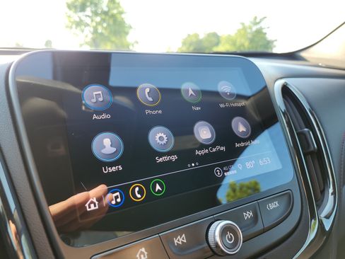 Used 2022 Chevrolet Equinox RS w/ Infotainment Package FWD image 18