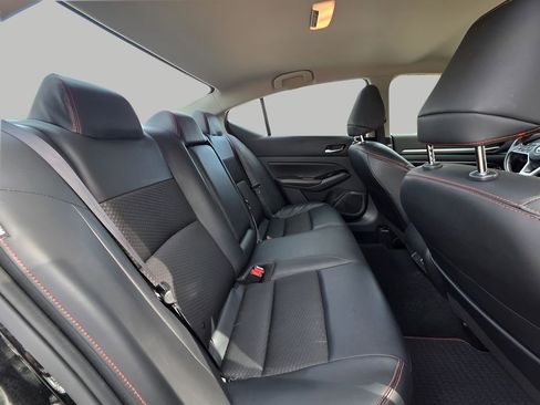 Used 2024 Nissan Altima 2.5 SR FWD image 8