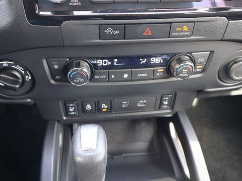 Used 2023 Nissan Frontier SV w/ Technology Package image 30