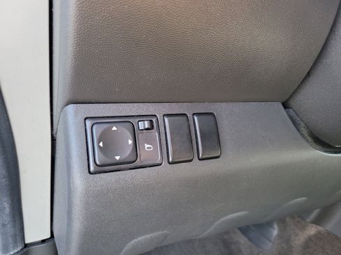 Used 2012 Nissan Pathfinder S image 30