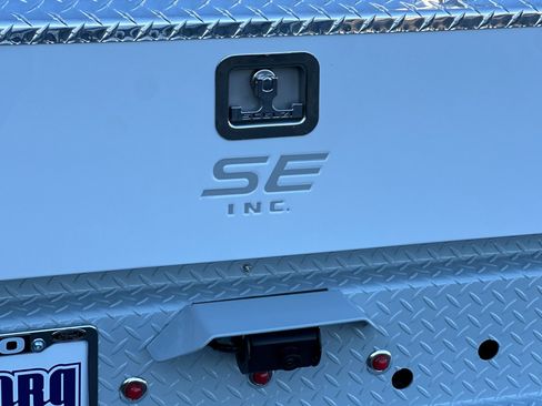 New 2026 Ford F250 XL w/ XL Chrome Package image 24