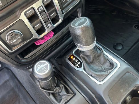Used 2020 Jeep Wrangler Unlimited Sport AWD/4WD image 18