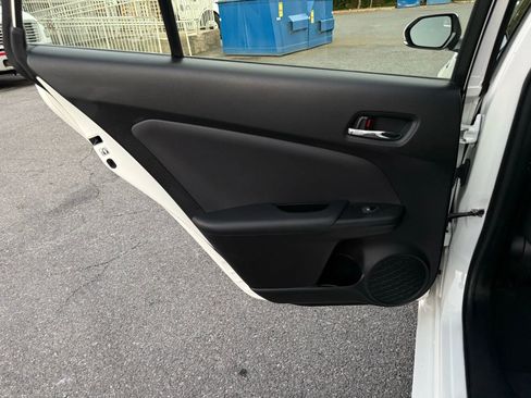 Used 2018 Toyota Prius Prime Plus w/ Carpet Mat Package image 22