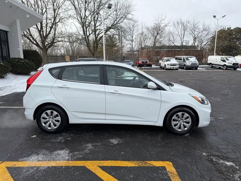 Used 2017 Hyundai Accent SE image 8