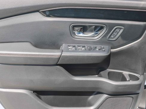Used 2024 Honda Pilot TrailSport image 21