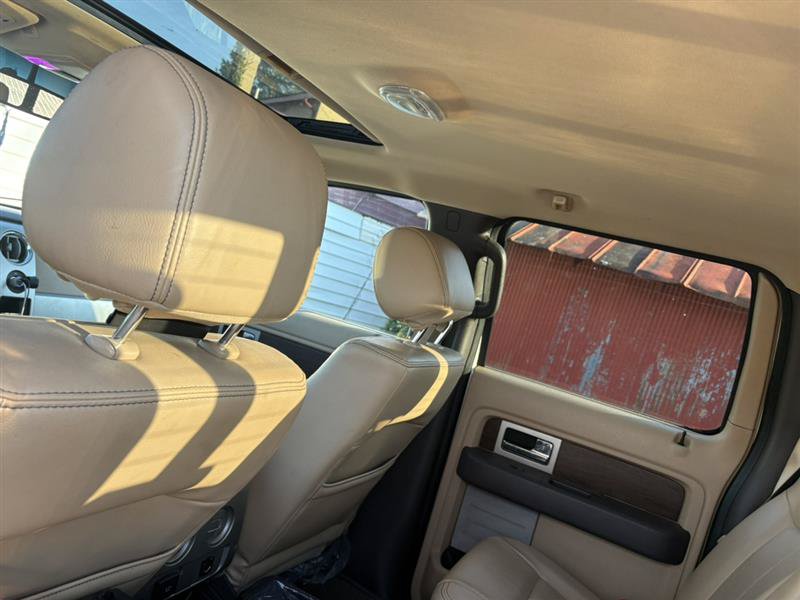 Used 2014 Ford F150 Lariat w/ Equipment Group 502A Luxury AWD/4WD image 8