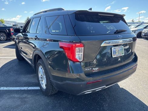 Used 2022 Ford Explorer XLT w/ Equipment Group 202A AWD/4WD image 8