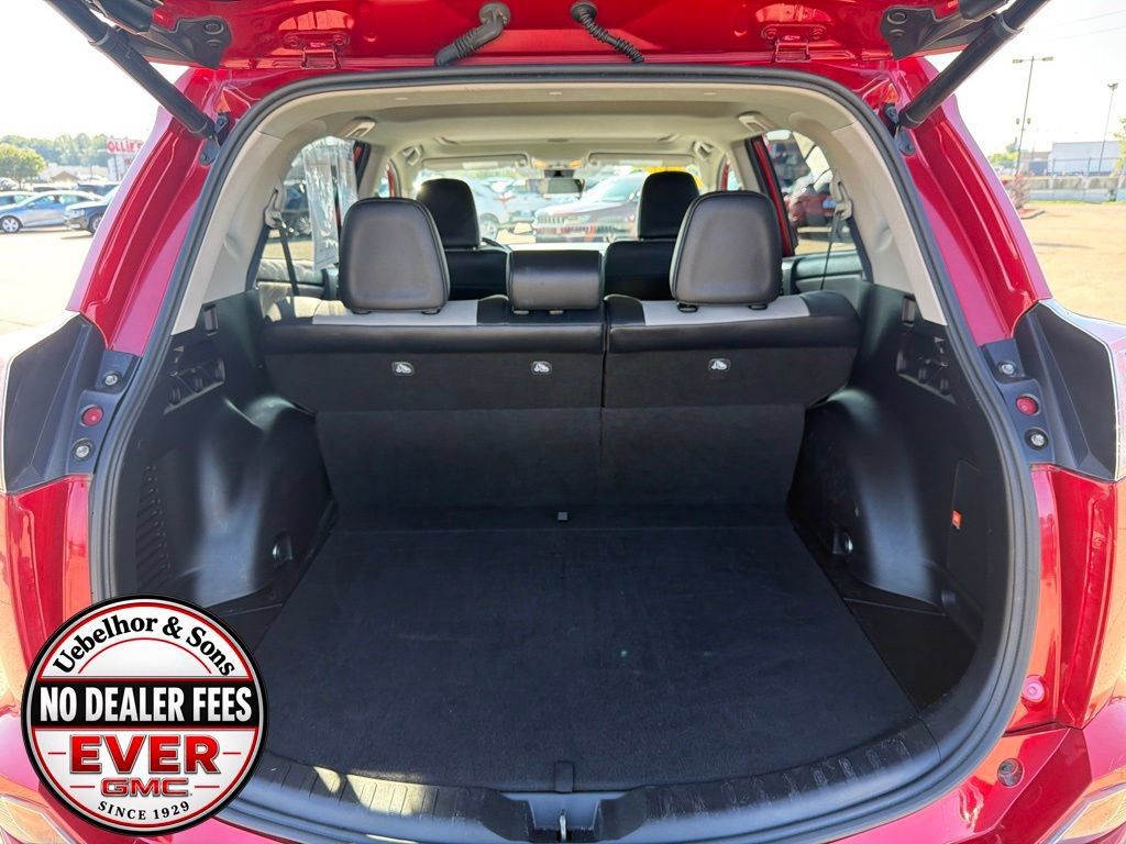 Used 2017 Toyota RAV4 Limited FWD image 10