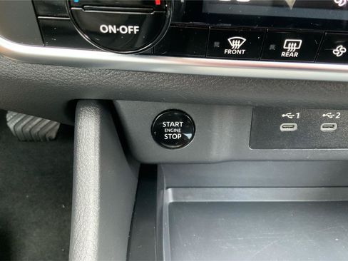 Used 2024 Nissan Rogue SV AWD/4WD image 34