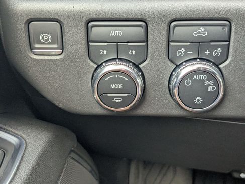 Used 2023 GMC Sierra 1500 SLE AWD/4WD image 23