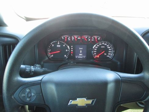 Used 2018 Chevrolet Silverado 1500 Custom image 19