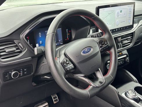 Used 2024 Ford Escape ST-Line w/ Tech Pack #1 FWD image 9