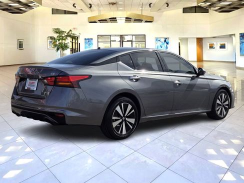 Used 2019 Nissan Altima 2.5 SV FWD image 5