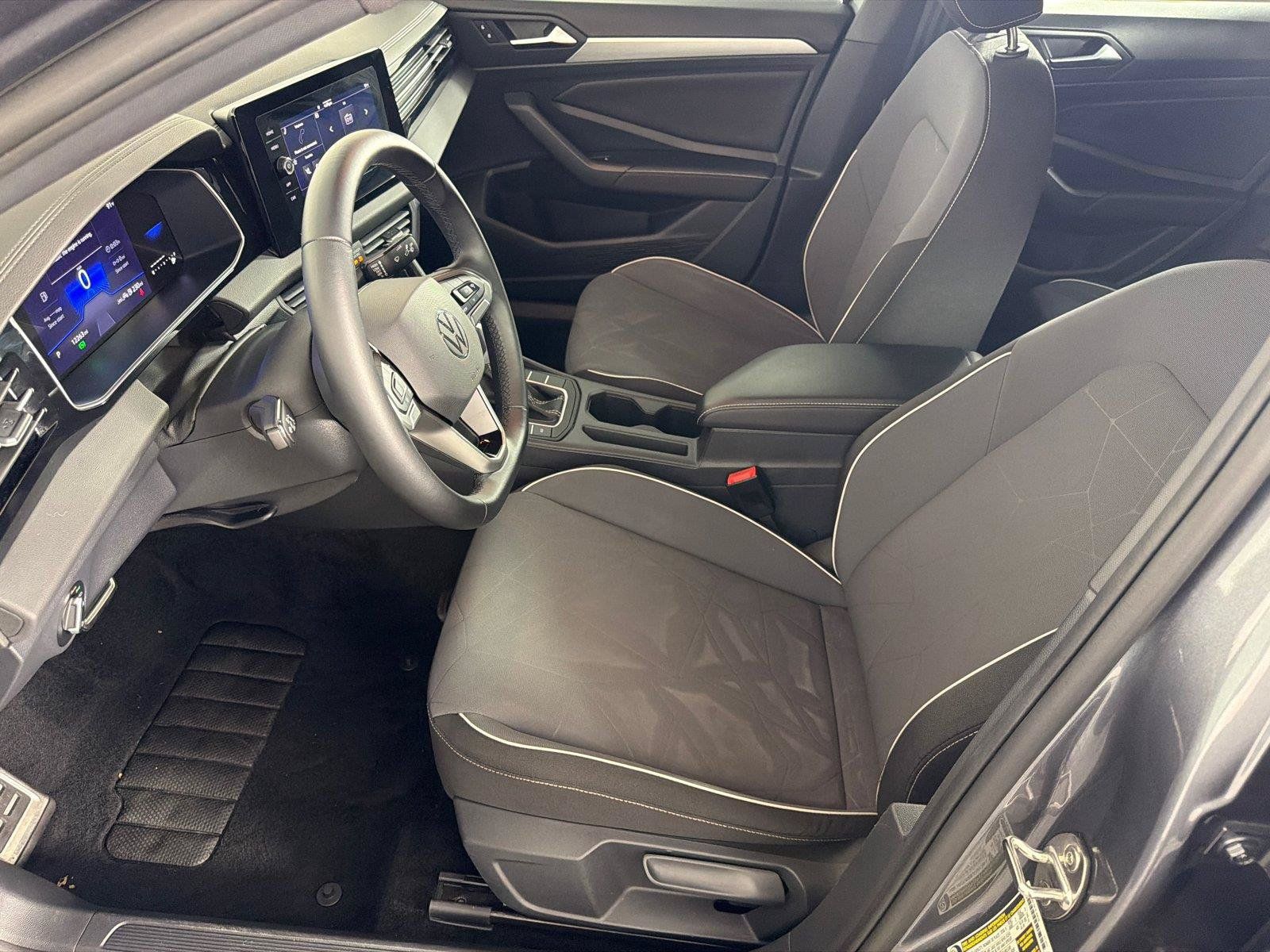 Used 2025 Volkswagen Jetta Sport FWD image 9