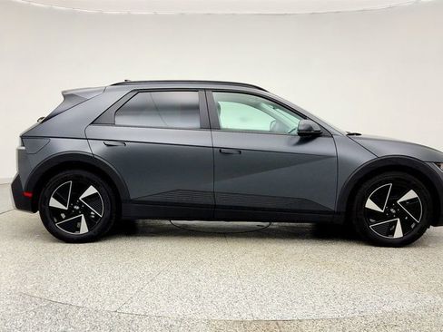 Used 2025 Hyundai Ioniq 5 SEL image 4