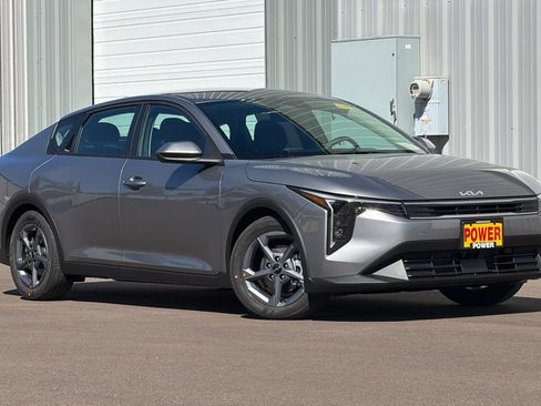 New 2026 Kia K4 FWD image 2