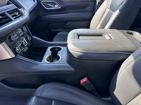 Used 2023 Chevrolet Suburban LT image 19