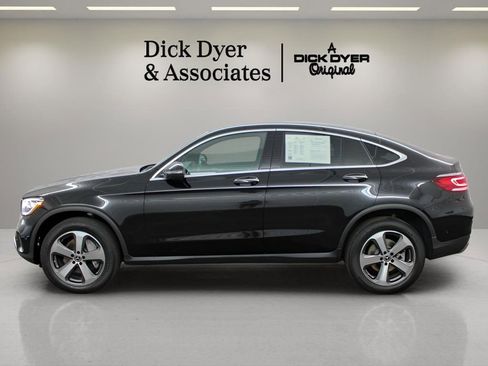 Used 2022 Mercedes-Benz GLC 300 4MATIC Coupe image 8