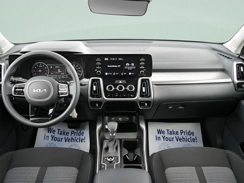 Used 2023 Kia Sorento LX AWD/4WD image 18