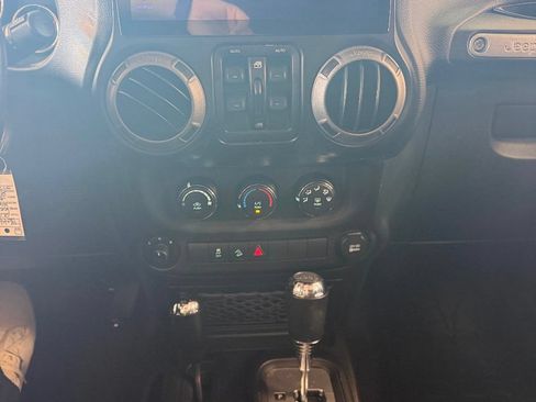 Used 2017 Jeep Wrangler Unlimited Sport AWD/4WD image 31