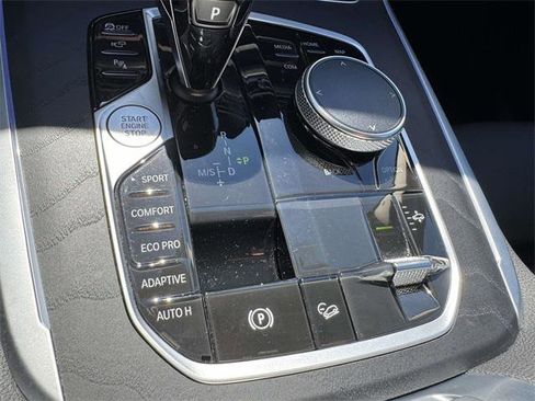 Used 2022 BMW X7 xDrive40i w/ Parking Assistance Package image 27