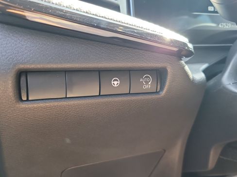 Used 2025 Nissan Kicks SR FWD image 30