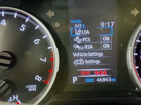 Used 2019 Toyota RAV4 LE image 5