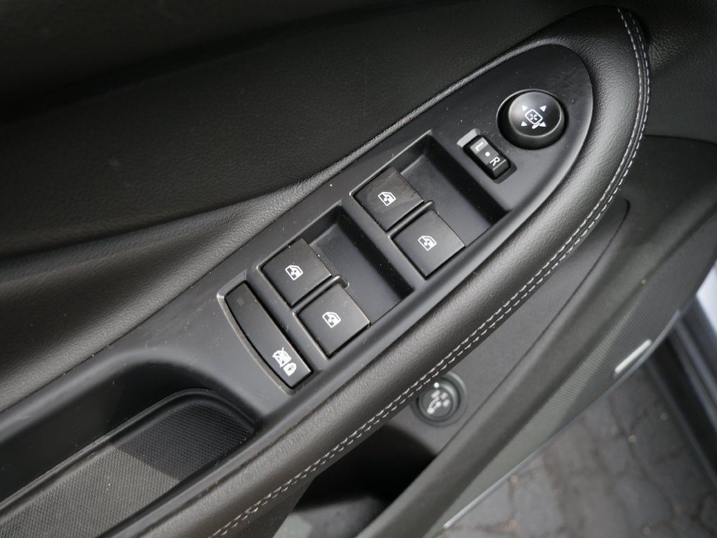 Used 2020 Buick Envision Premium w/ Driver Confidence Package AWD/4WD image 16