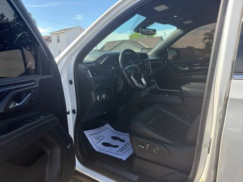 Used 2021 GMC Yukon XL Denali w/ Denali Premium Package AWD/4WD image 7