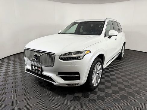 Used 2017 Volvo XC90 T6 Inscription w/ Vision Package image 3