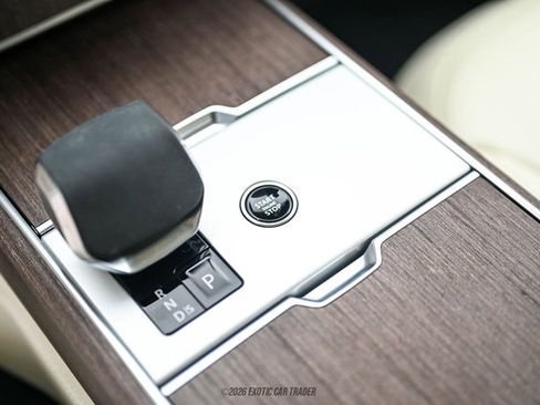Used 2025 Land Rover Range Rover SE image 26