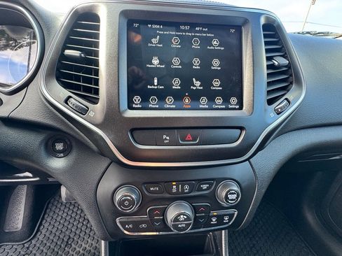 Used 2020 Jeep Cherokee Trailhawk w/ Cold Weather Group image 16