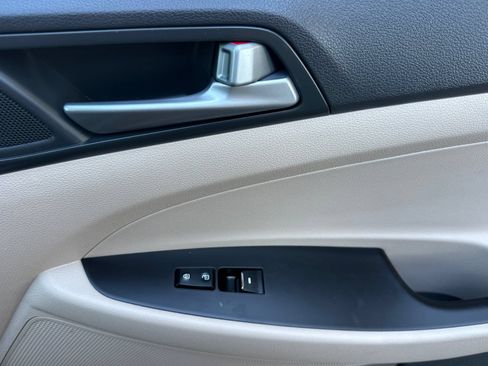 Used 2016 Hyundai Tucson Limited w/ Option Group 03 FWD image 21