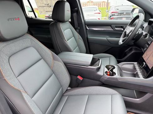 New 2026 GMC Terrain AT4 w/ Convenience Package III AWD/4WD image 22
