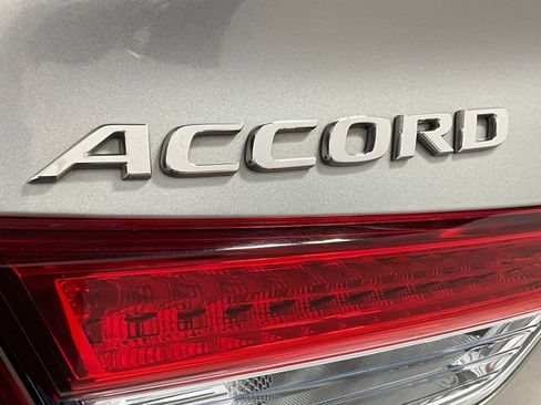 Used 2019 Honda Accord Touring image 29