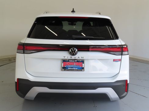 New 2025 Volkswagen Tiguan S image 5